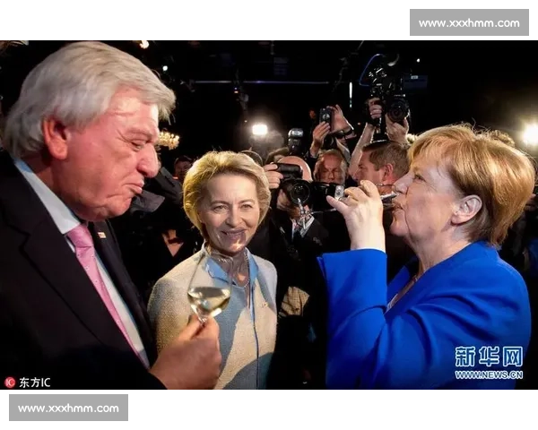 赛后碰杯的对手：弗兰克与莫耶斯的酒友情谊